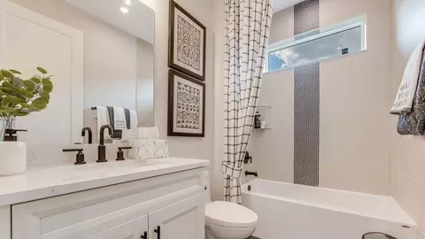 Bath - 5035 Shade Forest Dr, Parrish, FL 34219 photo 3 of 4