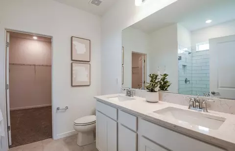 Bath - 616 Cotella Cv, Bradenton, FL 34212 photo 2 of 3