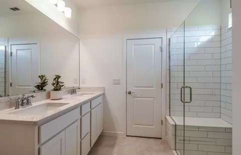 Bath - 616 Cotella Cv, Bradenton, FL 34212 photo 1 of 3