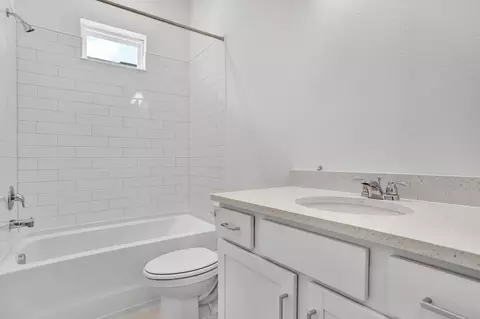Bath - 1861 Rustic Mill Dr, Saint Augustine, FL 32092 photo 3 of 11