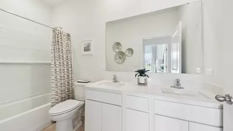 Bath - 1226 Tiger Lily Dr, Bartlett, IL 60103 photo 3 of 7