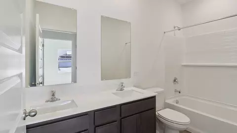 Bath - 1226 Tiger Lily Dr, Bartlett, IL 60103 photo 4 of 7