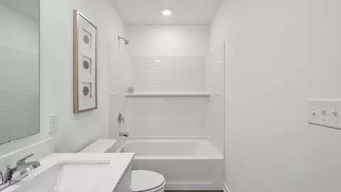 Bath - 1226 Tiger Lily Dr, Bartlett, IL 60103 photo 6 of 7
