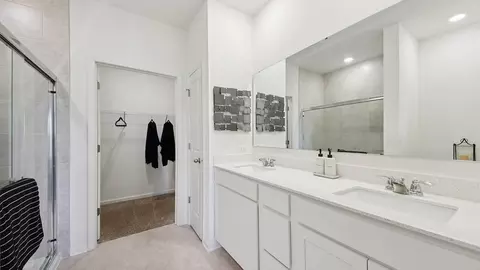 Bath - 1226 Tiger Lily Dr, Bartlett, IL 60103 photo 2 of 7