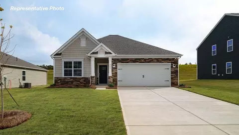596 17th Avenue Dr NE, Hickory, NC 28601