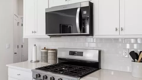Kitchen - 606 Jules Ln, Moore, SC 29369 photo 4 of 5