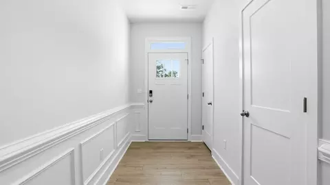 Entry Way - 606 Jules Ln, Moore, SC 29369 photo 2 of 5