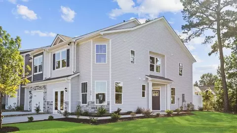 Exterior - 606 Jules Ln, Moore, SC 29369 photo 3 of 6