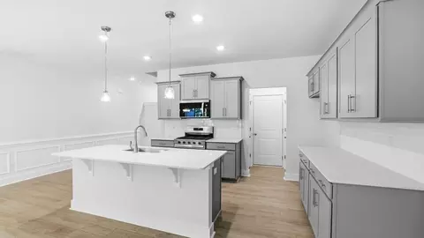 Kitchen - 606 Jules Ln, Moore, SC 29369 photo 3 of 3