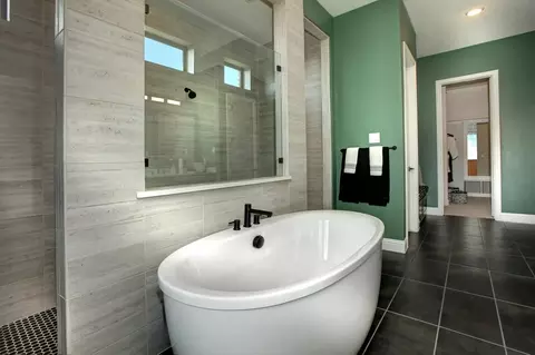 Bath - 2012 Grey Birch Pl, Aledo, TX 76008 photo 1 of 5