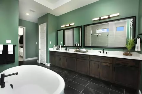 Bath - 2012 Grey Birch Pl, Aledo, TX 76008 photo 2 of 5