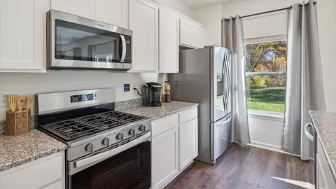 Kitchen - 7410 Irwin Oaks Rd, Corryton, TN 37721 photo 3 of 3