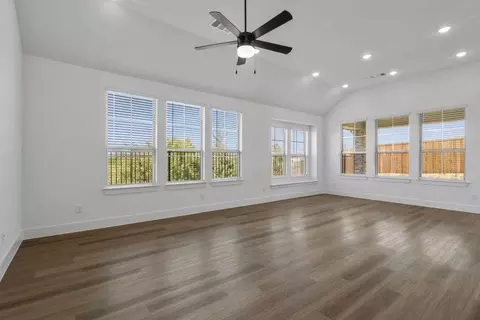 Living - 12990 Soaring Forest Dr, Conroe, TX 77302 photo 4 of 4