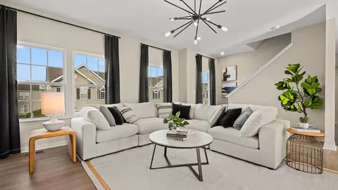 5946 Abernathy Ln, Columbus, OH 43232