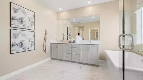Bath - 10418 Shady Meadow Loop, Lakeside, CA 92040 photo 2 of 5