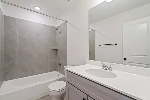 Bath - 6570 Marsh Ln, Buda, TX 78610 photo 2 of 3