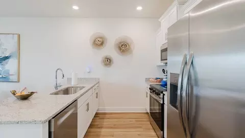 Kitchen - 28025 Hallow Trl, Elberta, AL 36530 photo 3 of 6