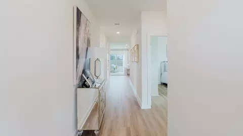 Entry Way - 28025 Hallow Trl, Elberta, AL 36530 photo 2 of 3
