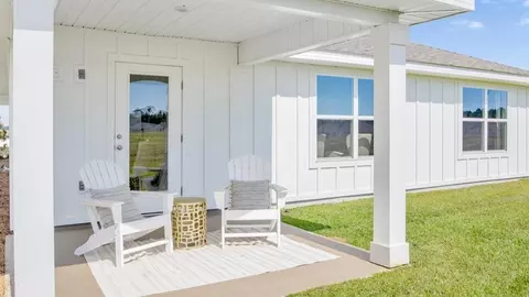 Exterior - 28025 Hallow Trl, Elberta, AL 36530 photo 4 of 16
