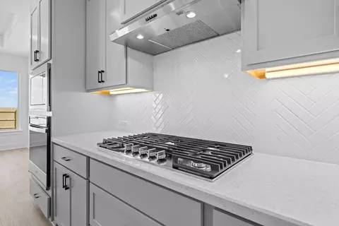 Kitchen - 19501 Erna Dr, Pflugerville, TX 78660 photo 6 of 8