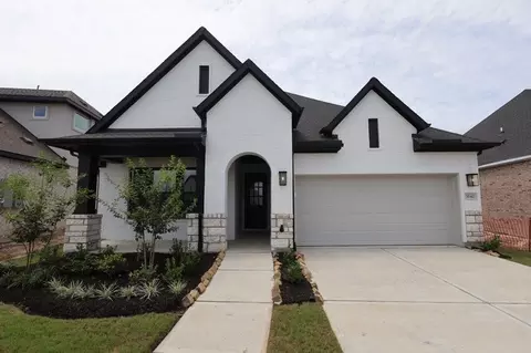 7042 Salt Dome Dr, Friendswood, TX 77546