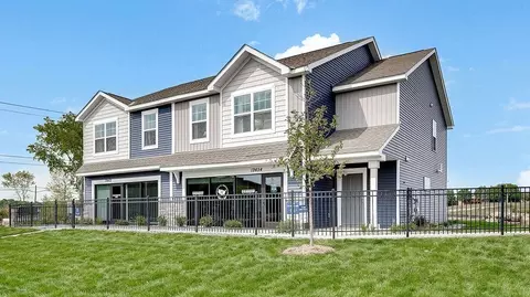 1878 Rainier Dr, Shakopee, MN 55379