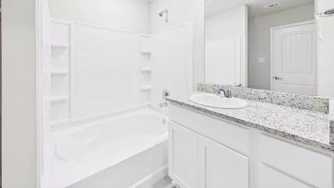 Bath - 218 Crowne Parc Dr, Opelousas, LA 70570 photo 4 of 6