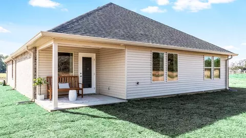 Exterior - 218 Crowne Parc Dr, Opelousas, LA 70570 photo 4 of 4