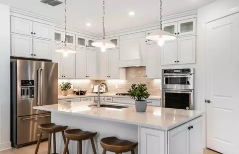 Kitchen - 9943 Johnson Oaks Gln, Parrish, FL 34219 photo 1 of 3