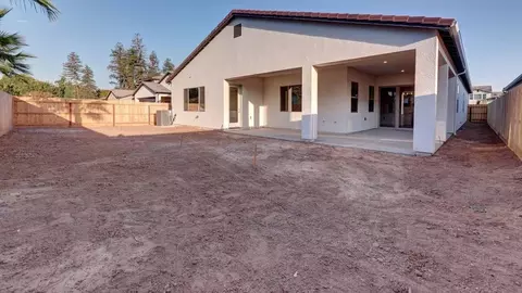 Exterior - 2936 Trenton Ave, Clovis, CA 93619 photo 9 of 10