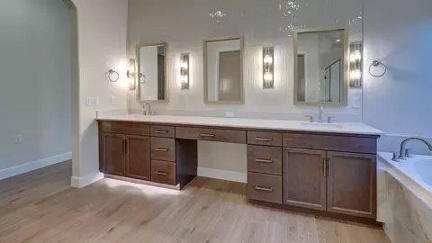 Bath - 2936 Trenton Ave, Clovis, CA 93619 photo 1 of 5