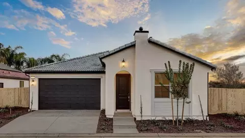2439 E Okeefe Dr, Fresno, CA 93720