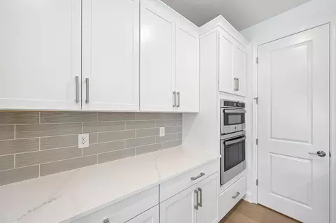 Kitchen - 8913 Deep Horizon Loop, Parrish, FL 34219 photo 2 of 5