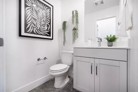 Bath - 2116 Latham St, Mountain View, CA 94040 photo 1 of 9
