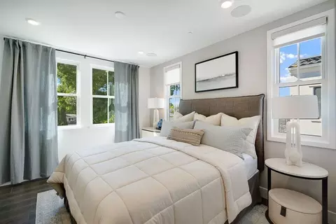 Bedroom - 2116 Latham St, Mountain View, CA 94040 photo 4 of 27