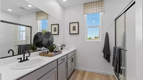 Bath - 2355 E 8th St, Davis, CA 95618 photo 1 of 1