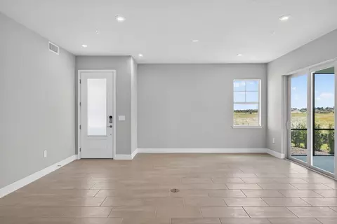 Living - 12834 Jade Empress Loop UNIT 101, Venice, FL 34293 photo 3 of 5