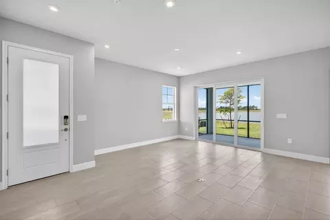 Living - 12834 Jade Empress Loop UNIT 101, Venice, FL 34293 photo 2 of 5