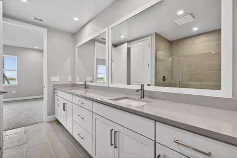 Bath - 12834 Jade Empress Loop UNIT 101, Venice, FL 34293 photo 2 of 2