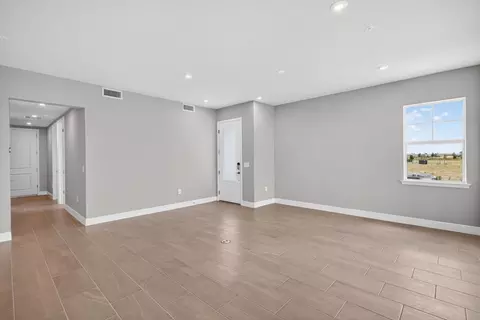Living - 12834 Jade Empress Loop UNIT 101, Venice, FL 34293 photo 4 of 5