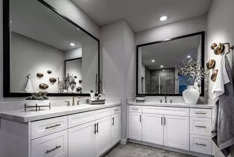 Bath - 788 Railway Ln, Redlands, CA 92374 photo 2 of 3