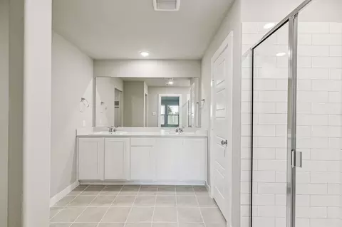 Bath - 804 Rockcloud Dr, Haslet, TX 76052 photo 1 of 9