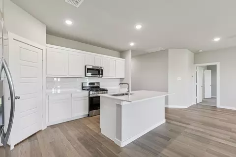 Kitchen - 804 Rockcloud Dr, Haslet, TX 76052 photo 2 of 6