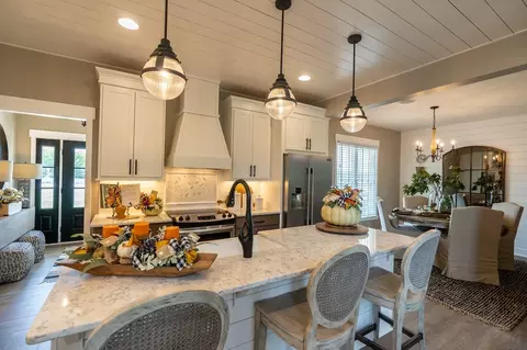 Kitchen - 3859 Eastern Rd, Norton, OH 44203 photo 1 of 4