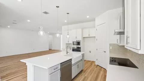 Kitchen - 12243 White Blossom Ct, Parrish, FL 34219 photo 8 of 12