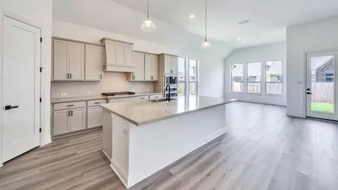Kitchen - 321 Sterling Ridge Dr, Leander, TX 78641 photo 3 of 4