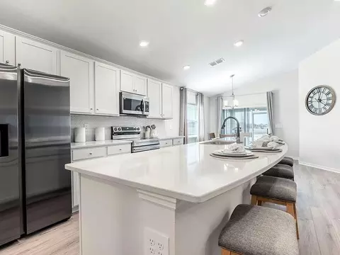 Kitchen - 6980 Twisting Pines Loop, Zephyrhills, FL 33541 photo 4 of 4