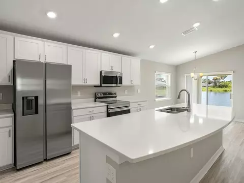 Kitchen - 6980 Twisting Pines Loop, Zephyrhills, FL 33541 photo 1 of 4