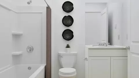 Bath - 12399 Sabal Lee Dr, Dade City, FL 33525 photo 4 of 5
