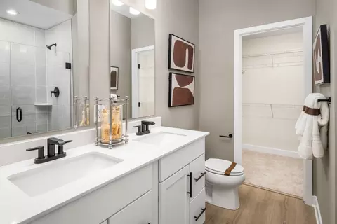 Bath - 2127 Summit Way SE, Washington, DC 20020 photo 1 of 5